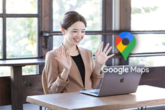 Google mapに驚く女性